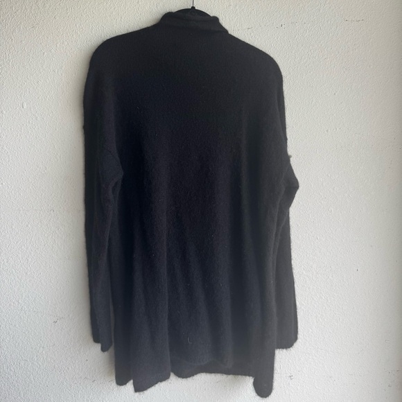 Peruvian connection, black alpaca, long line sweater size small - Picture 4 of 5